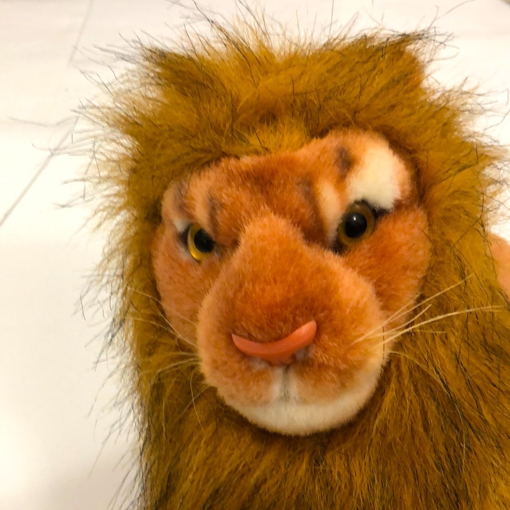 Lion orange & brown soft plush toy detail whiskers paws Excellent Condition